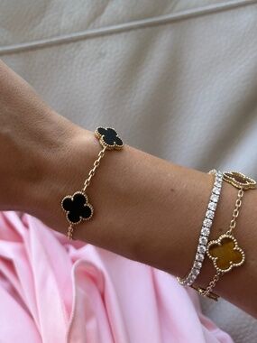 14K Yellow Gold Black 5 Leaf Clover Bracelet Black Onyx
